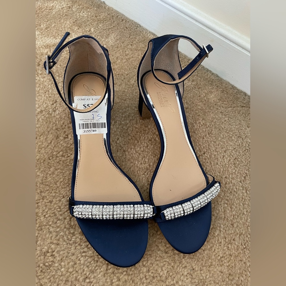 NWT Navy Blue heels